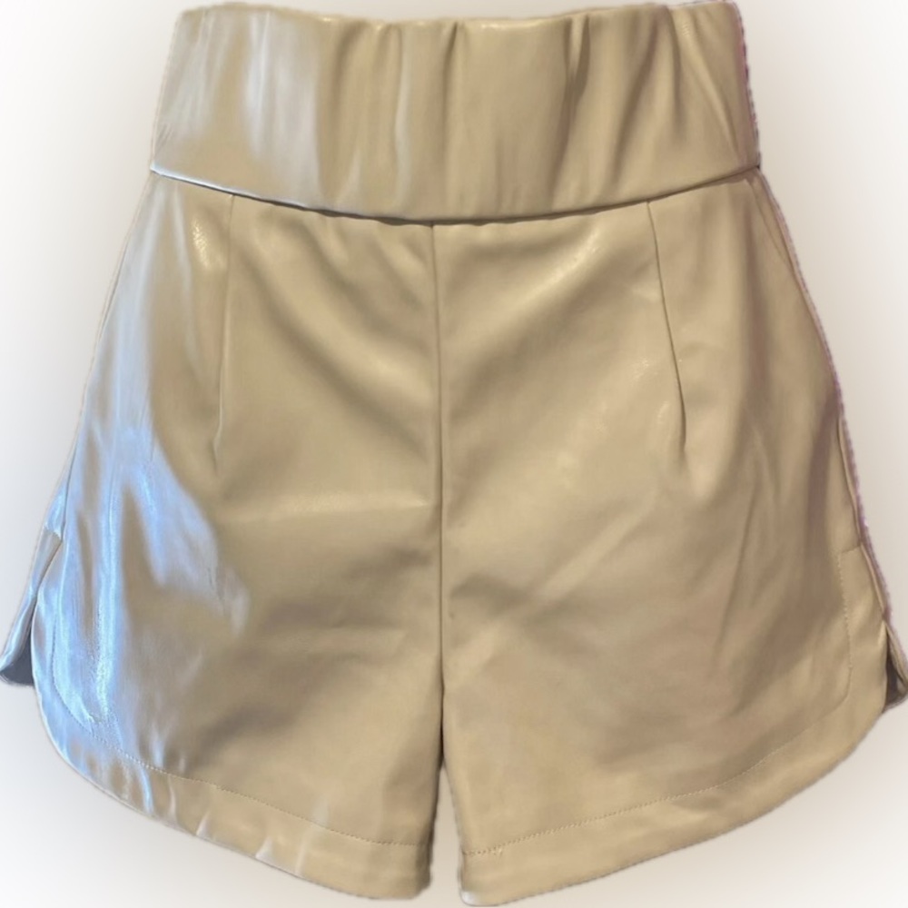 Women's Cream Shorts